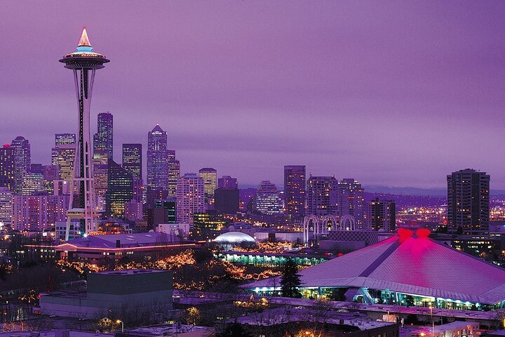 Seattle’s Yuletide Magic: A Christmas Wonderland Private Tour - Photo 1 of 8